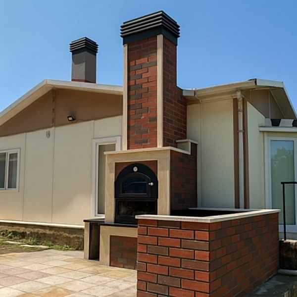 Hazır Tuğla Barbekü Model 7 – Şık tasarım ve ısıya dayanıklı malzemelerle dış mekan kullanımına uygun.