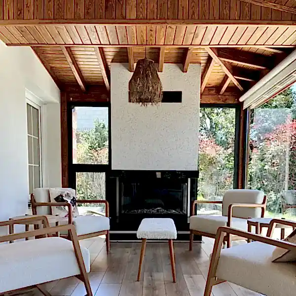 Modern taş duvar şömine camlı tasarım